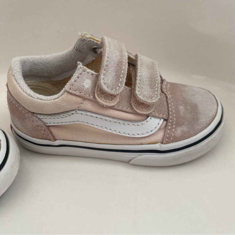 Vans Toddler Old Skool V sneakers in a light pink and suede, 6.5 - Picture 12 of 15